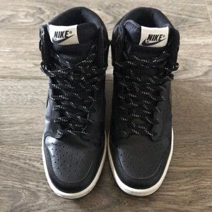 Nike wedge tennis shoe